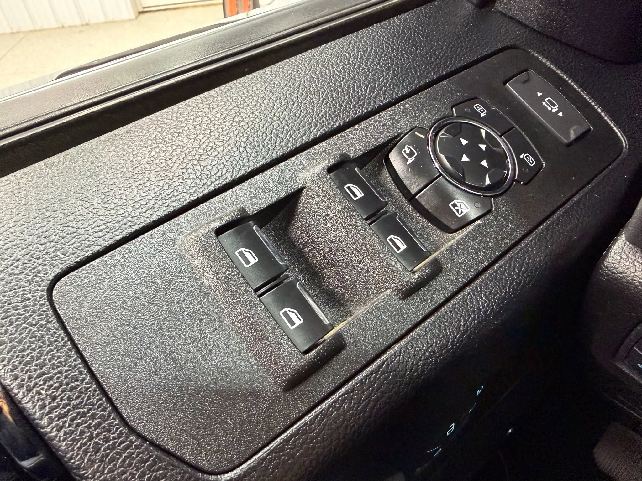 Used 2021 Ford F450 Platinum w/ FX4 Off-Road Package image 31