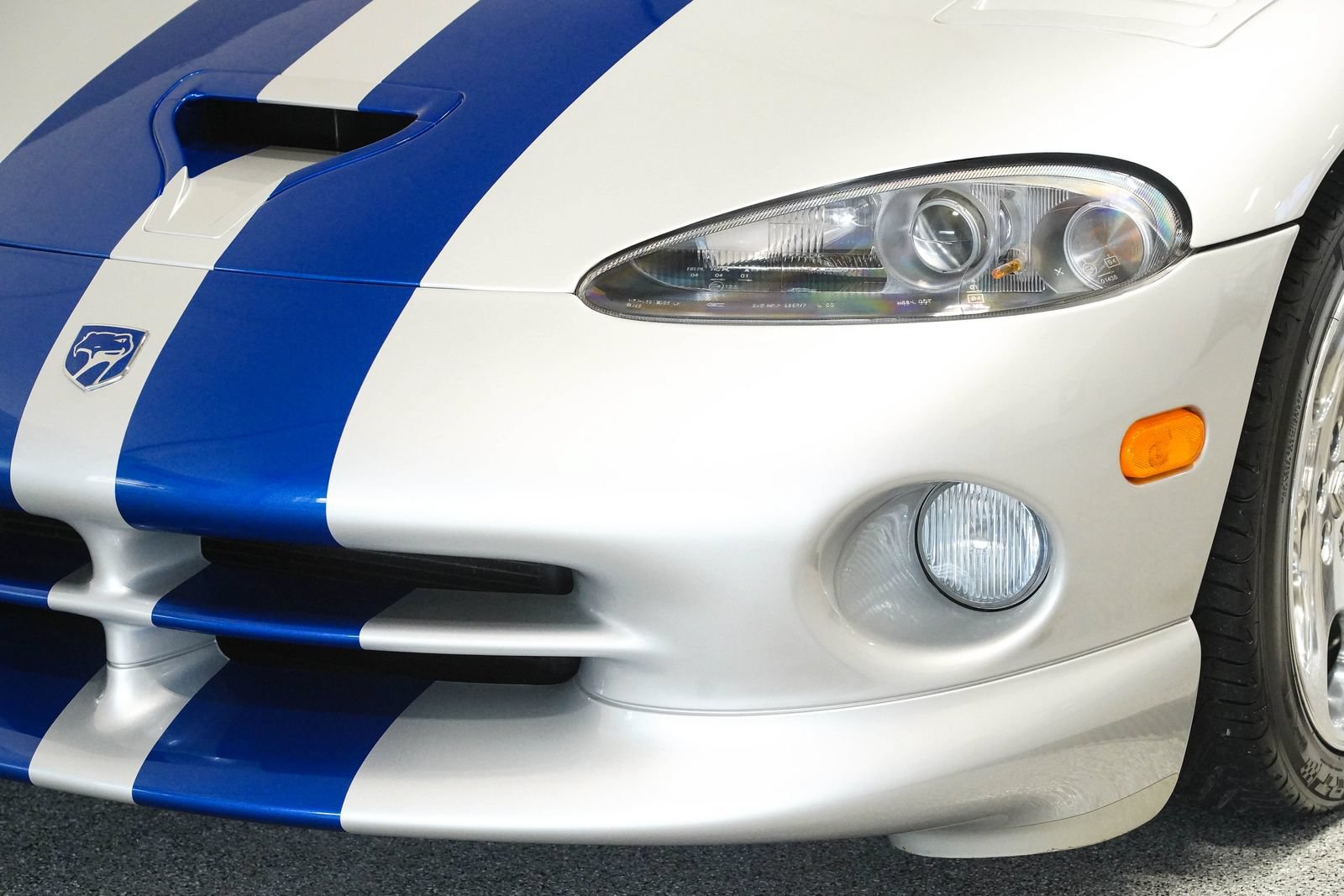 Used 1999 Dodge Viper GTS RWD image 6