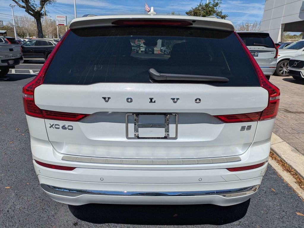 Certified 2023 Volvo XC60 B5 Ultimate w/ Protection Package Premier image 5
