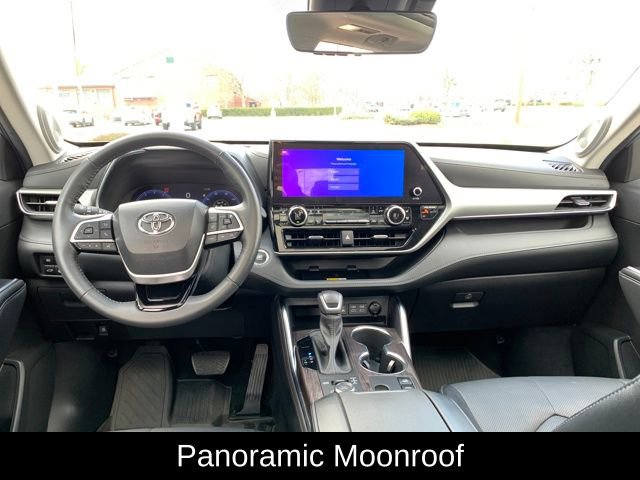 Used 2023 Toyota Highlander Platinum image 15