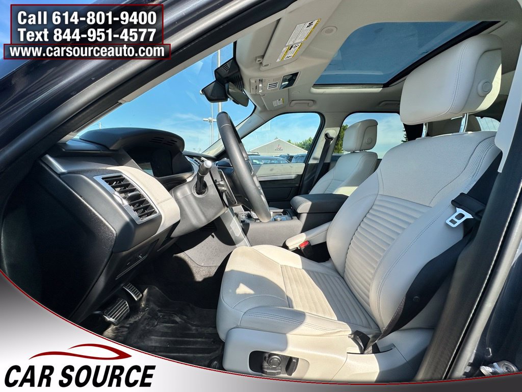 Used 2025 Land Rover Discovery Dynamic SE AWD/4WD image 6