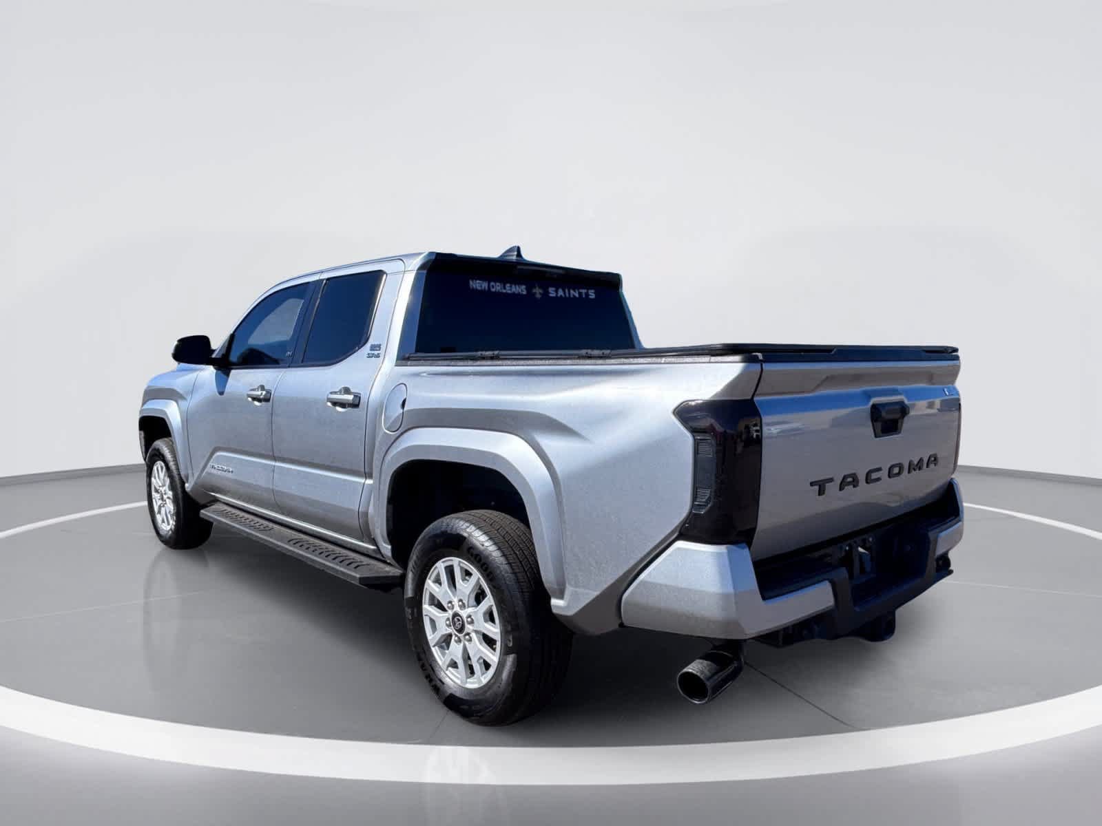 Used 2025 Toyota Tacoma SR5 RWD image 2