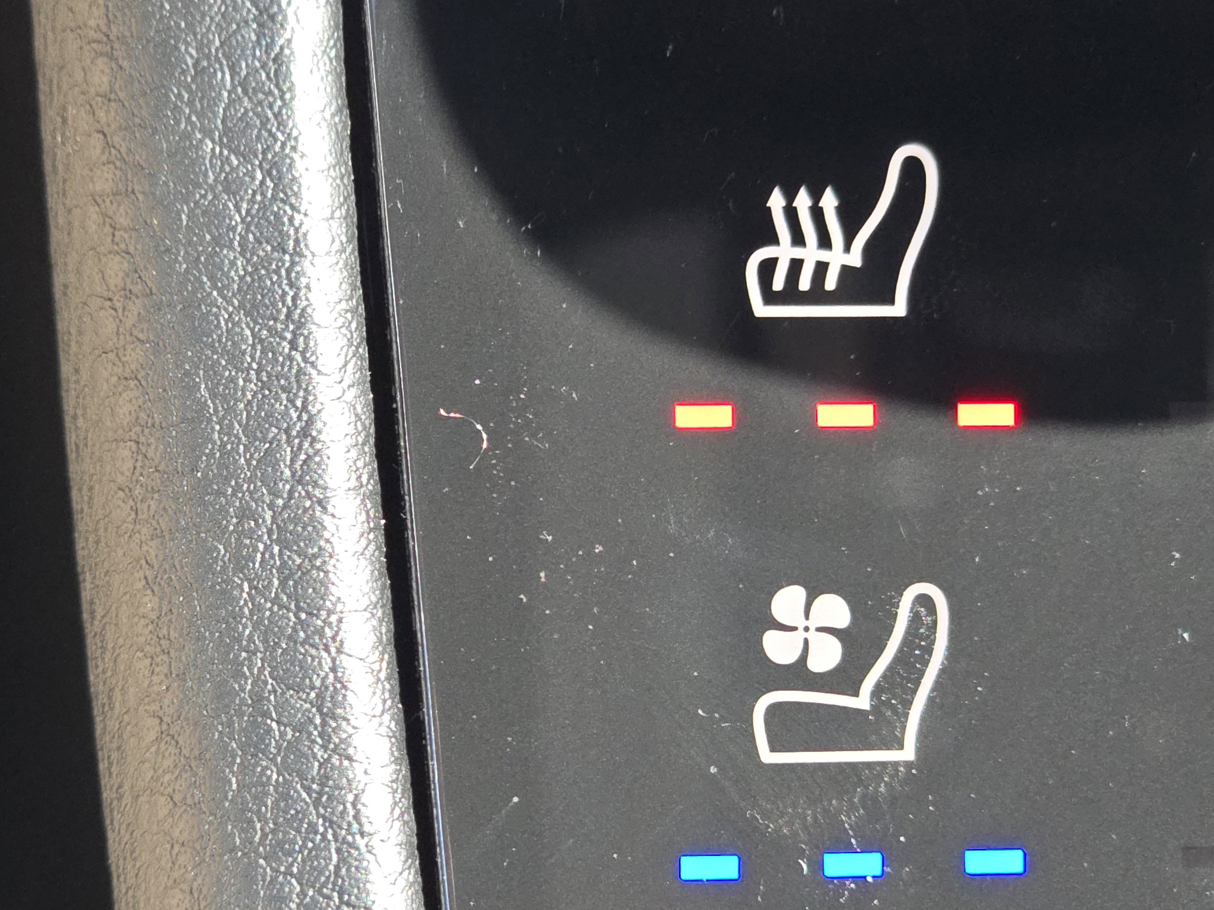 New 2025 Porsche Macan GTS image 17