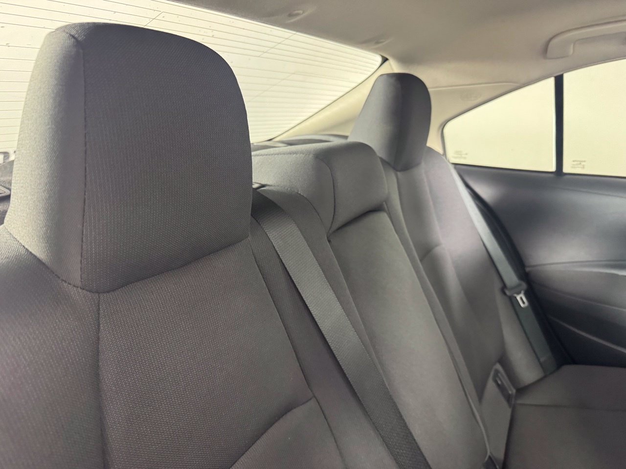 Used 2025 Toyota Corolla LE FWD image 27
