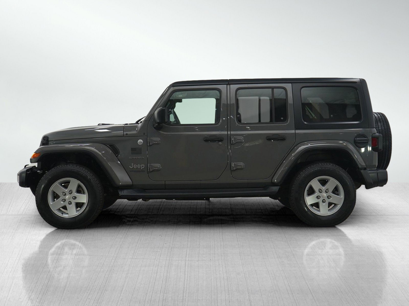 Used 2018 Jeep Wrangler Unlimited Sahara w/ Cold Weather Group image 2