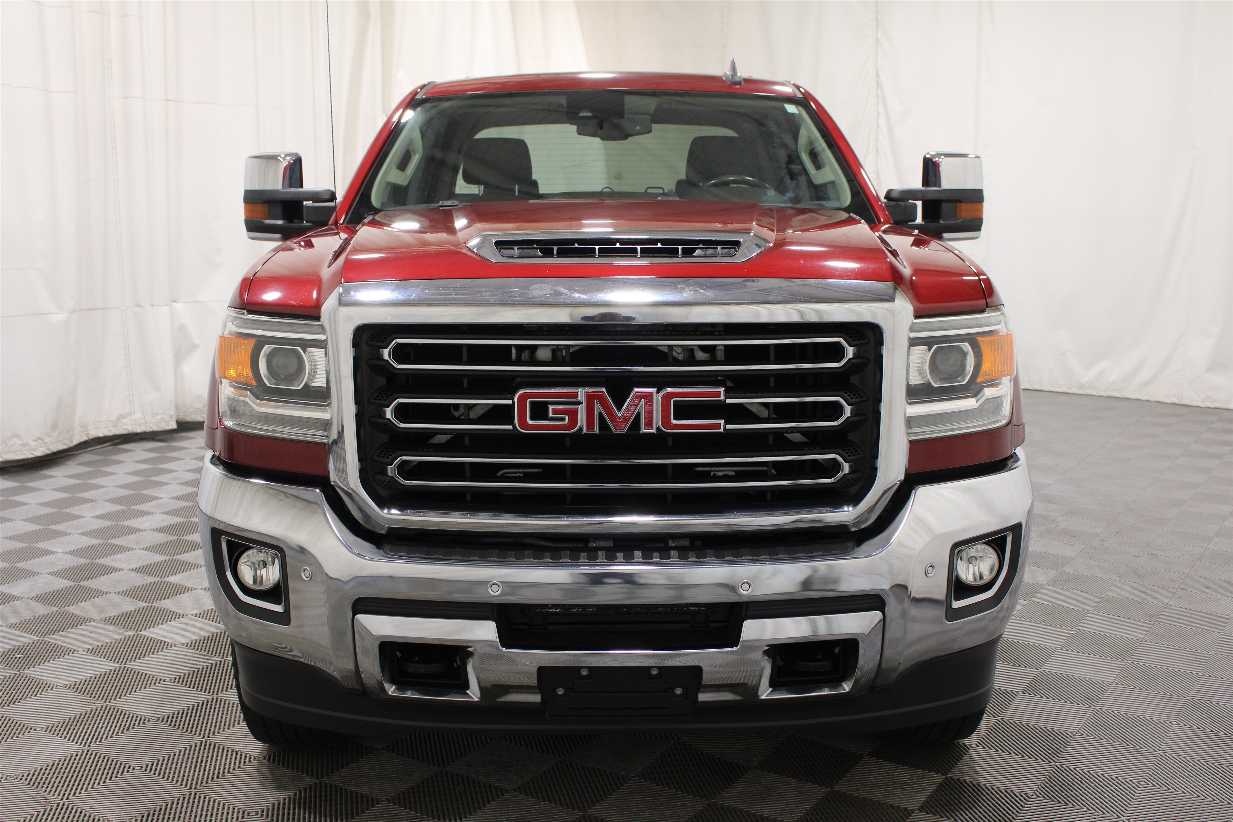 Used 2018 GMC Sierra 2500 SLT w/ Duramax Plus Package AWD/4WD image 34