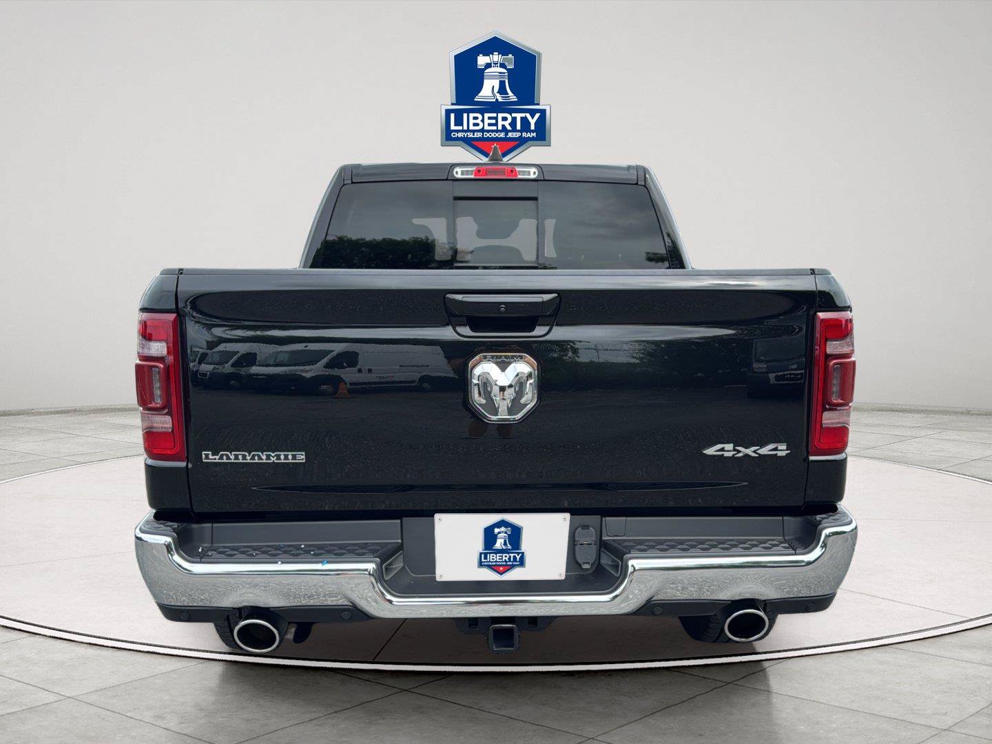 Used 2023 RAM 1500 Laramie AWD/4WD image 9