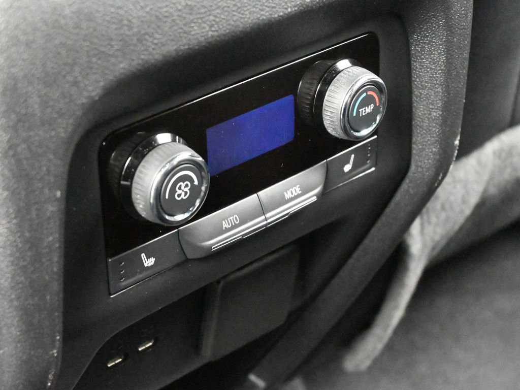 Used 2024 Chevrolet Traverse RS image 47