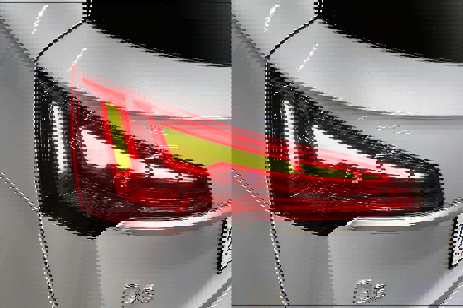 Used 2023 Audi Q5 Premium w/ Convenience Package image 31