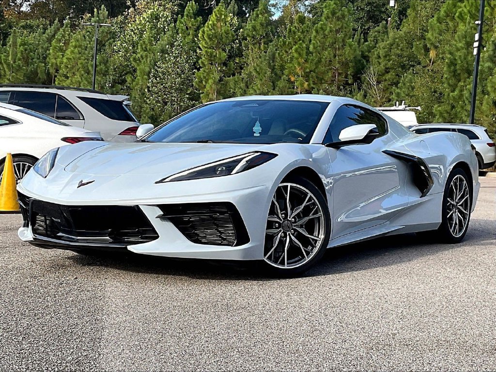 Used 2024 Chevrolet Corvette Stingray Coupe w/ 1LT RWD image 2