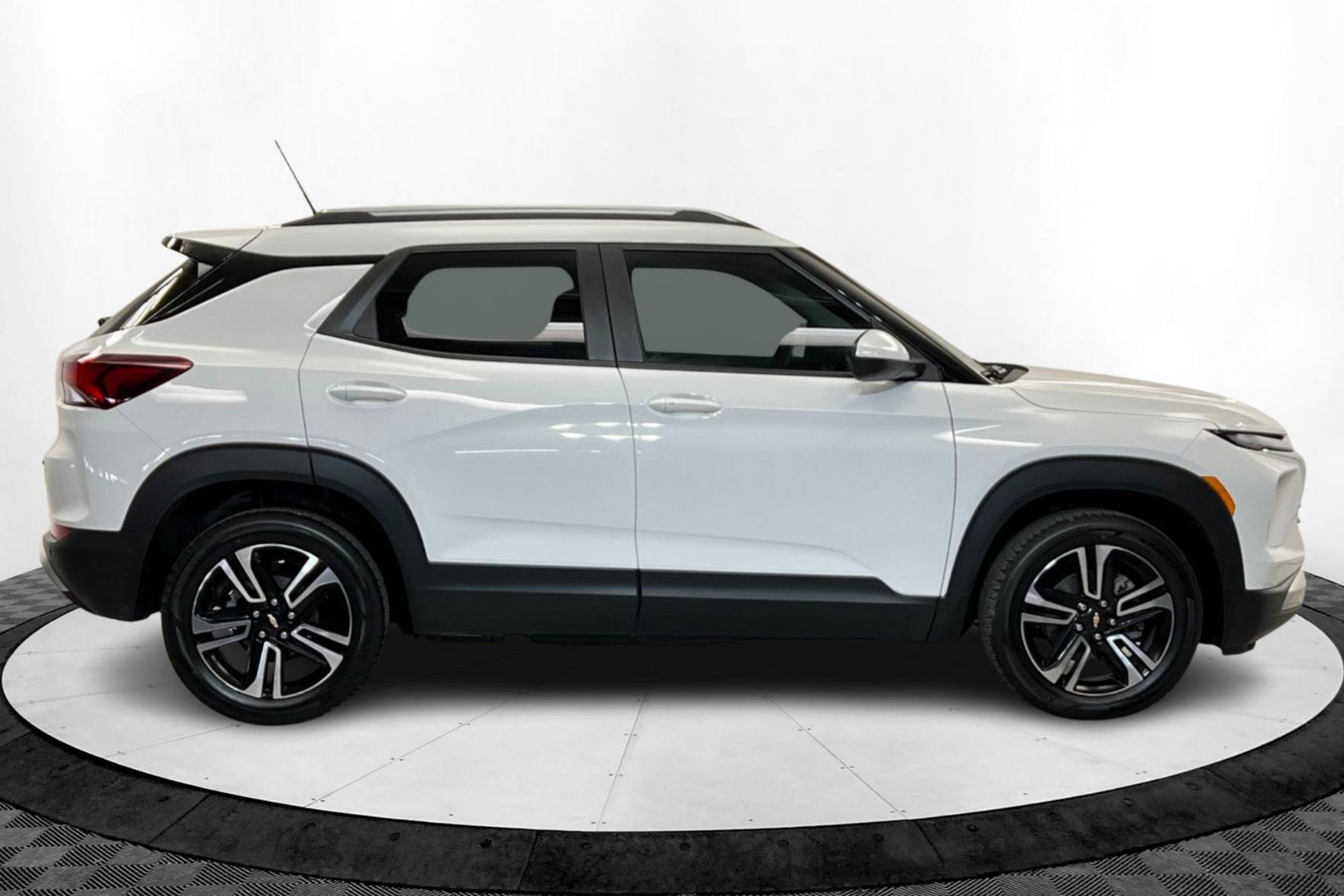 New 2025 Chevrolet TrailBlazer LT w/ Convenience Package image 7