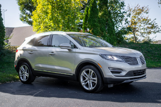 Used 2017 Lincoln MKC Reserve w/ Lincoln MKC Climate Package AWD/4WD image 3