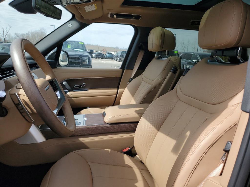 New 2026 Land Rover Range Rover Long Wheelbase SE image 6