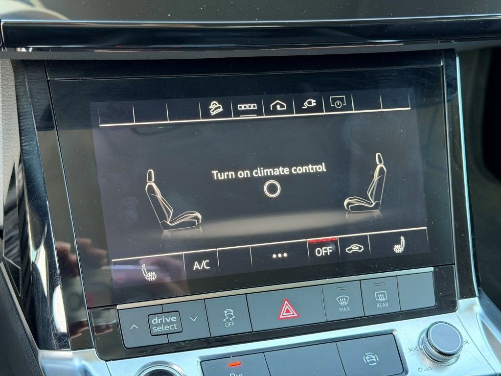 Certified 2022 Audi e-tron Premium w/ Convenience Plus Package image 31