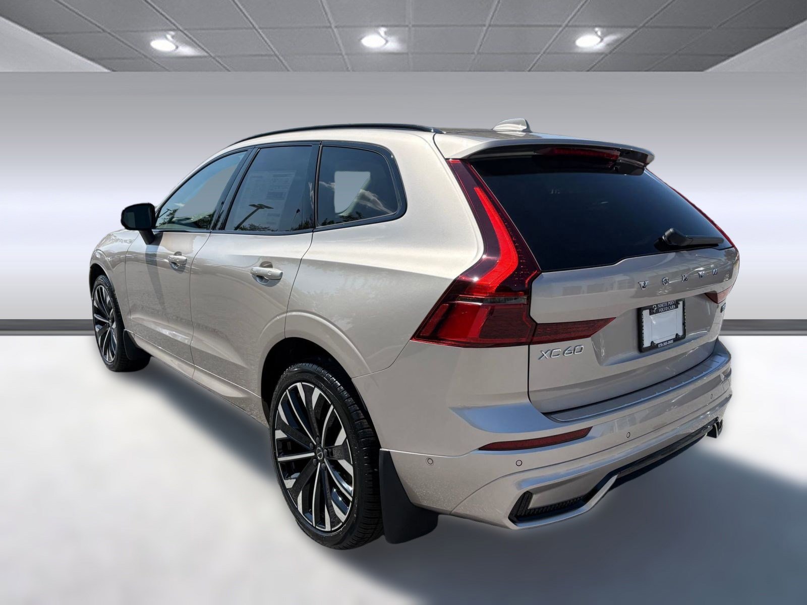 New 2026 Volvo XC60 B5 Ultra w/ Climate Package image 3