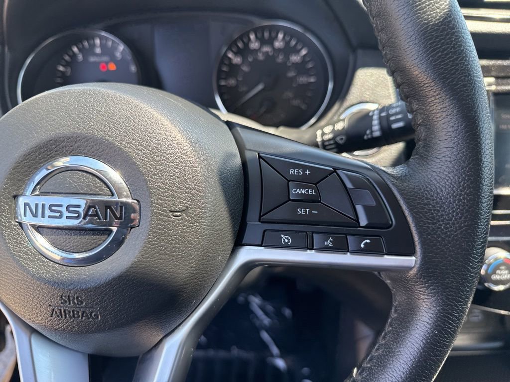 Used 2020 Nissan Rogue SV image 18
