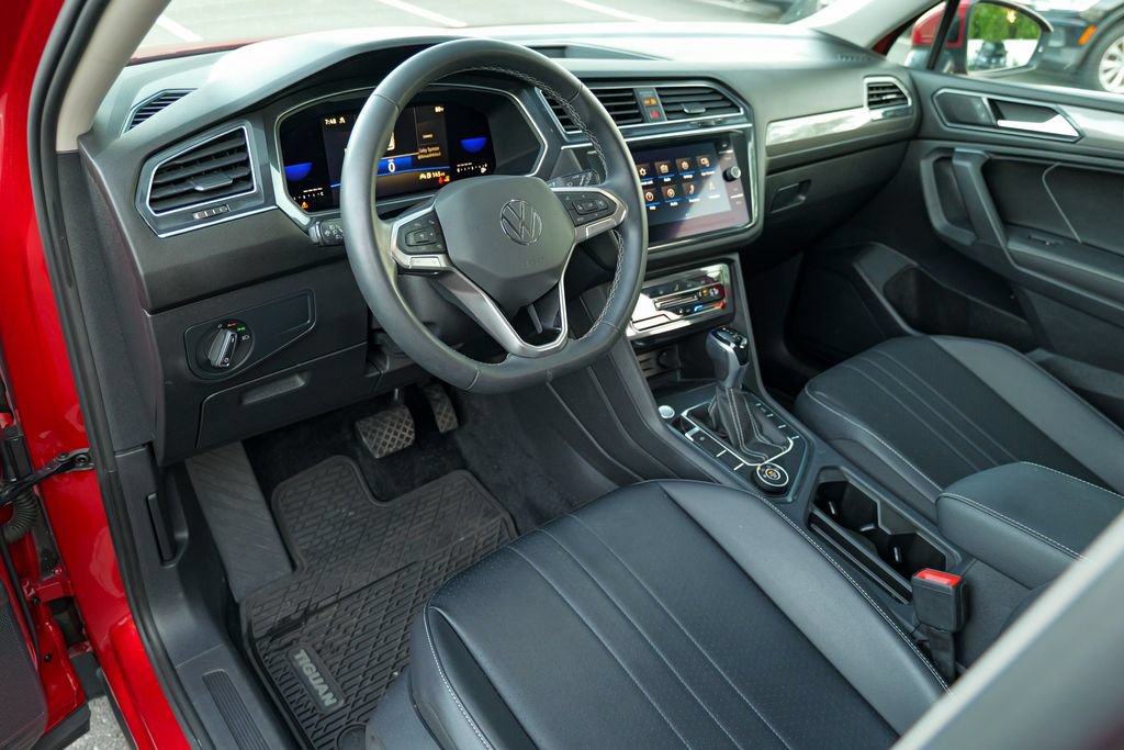 Used 2022 Volkswagen Tiguan SE AWD/4WD image 19