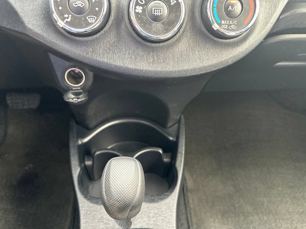 Used 2012 Toyota Yaris LE FWD image 6