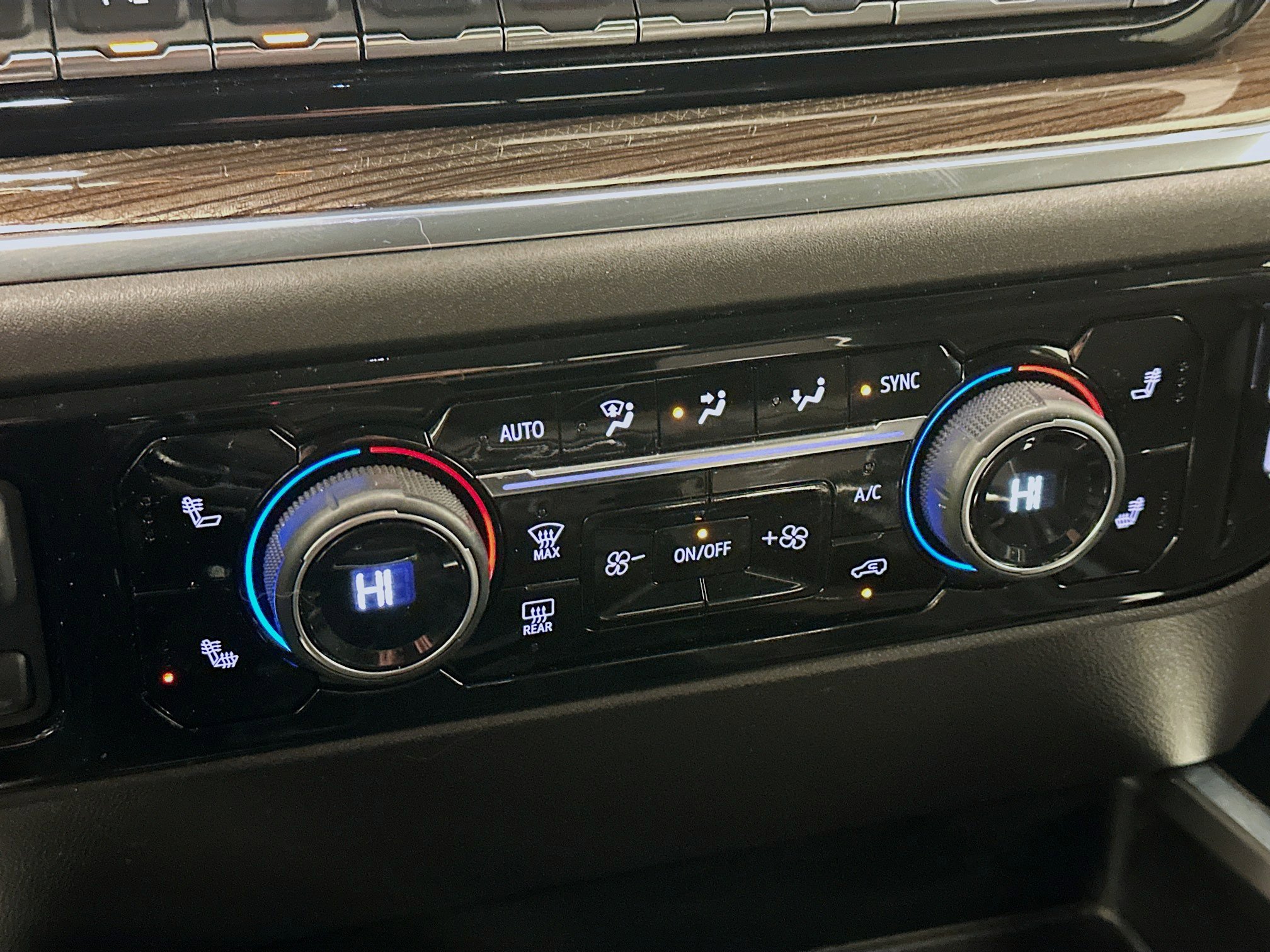 Used 2024 Chevrolet Silverado 1500 LT Trail Boss w/ Convenience Package II image 24