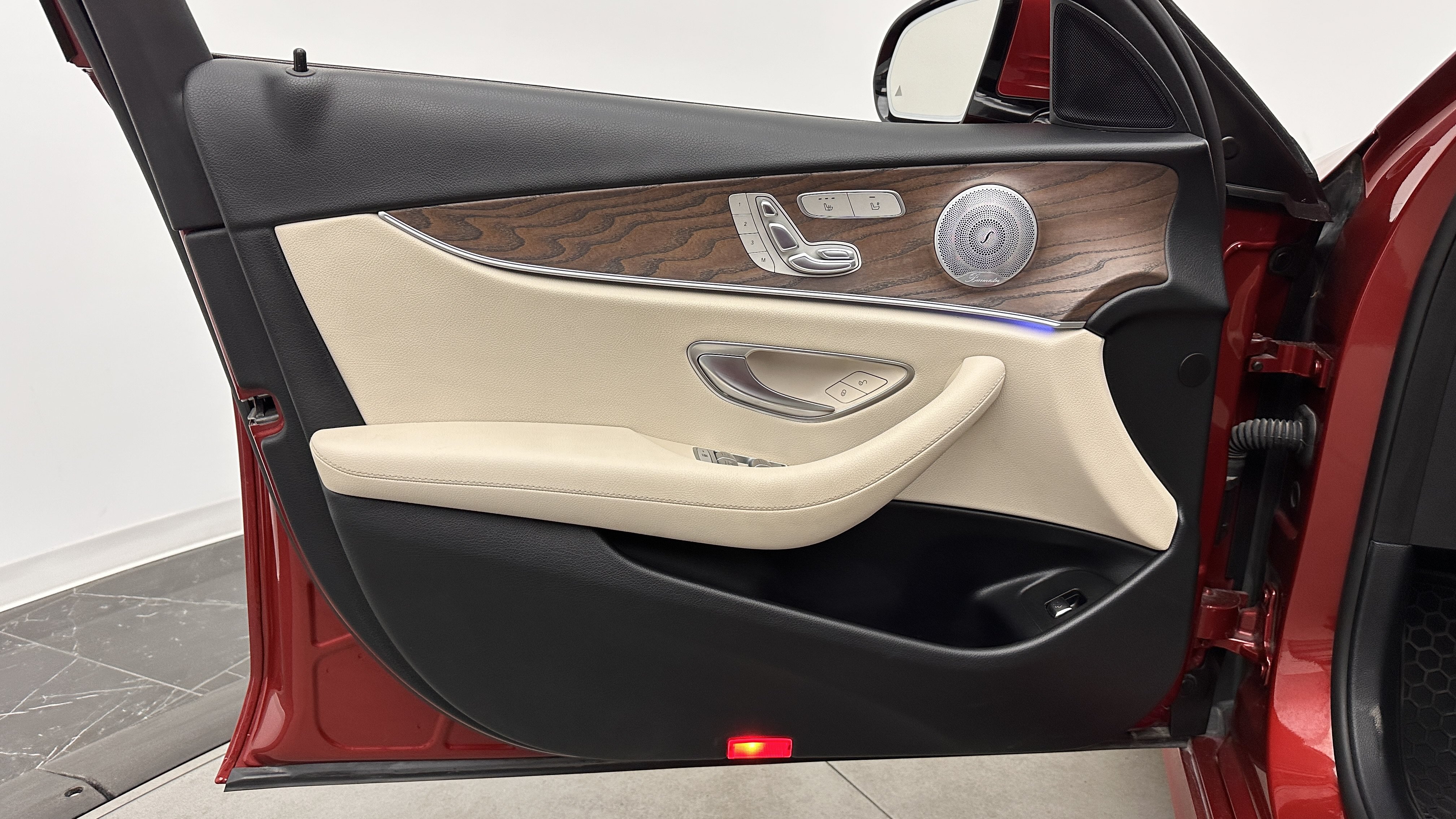 Used 2017 Mercedes-Benz E 300 image 12