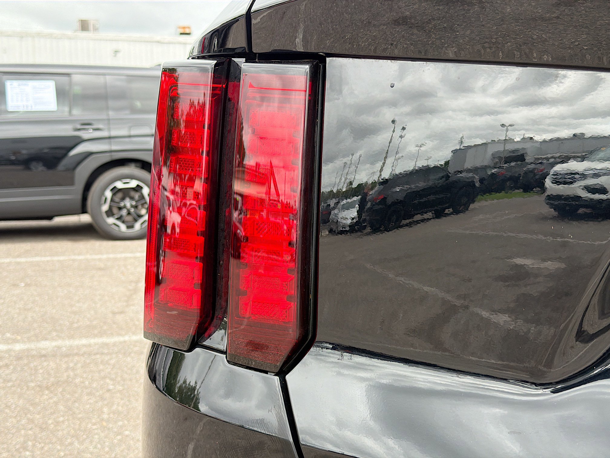 Used 2023 Kia Sorento LX image 10