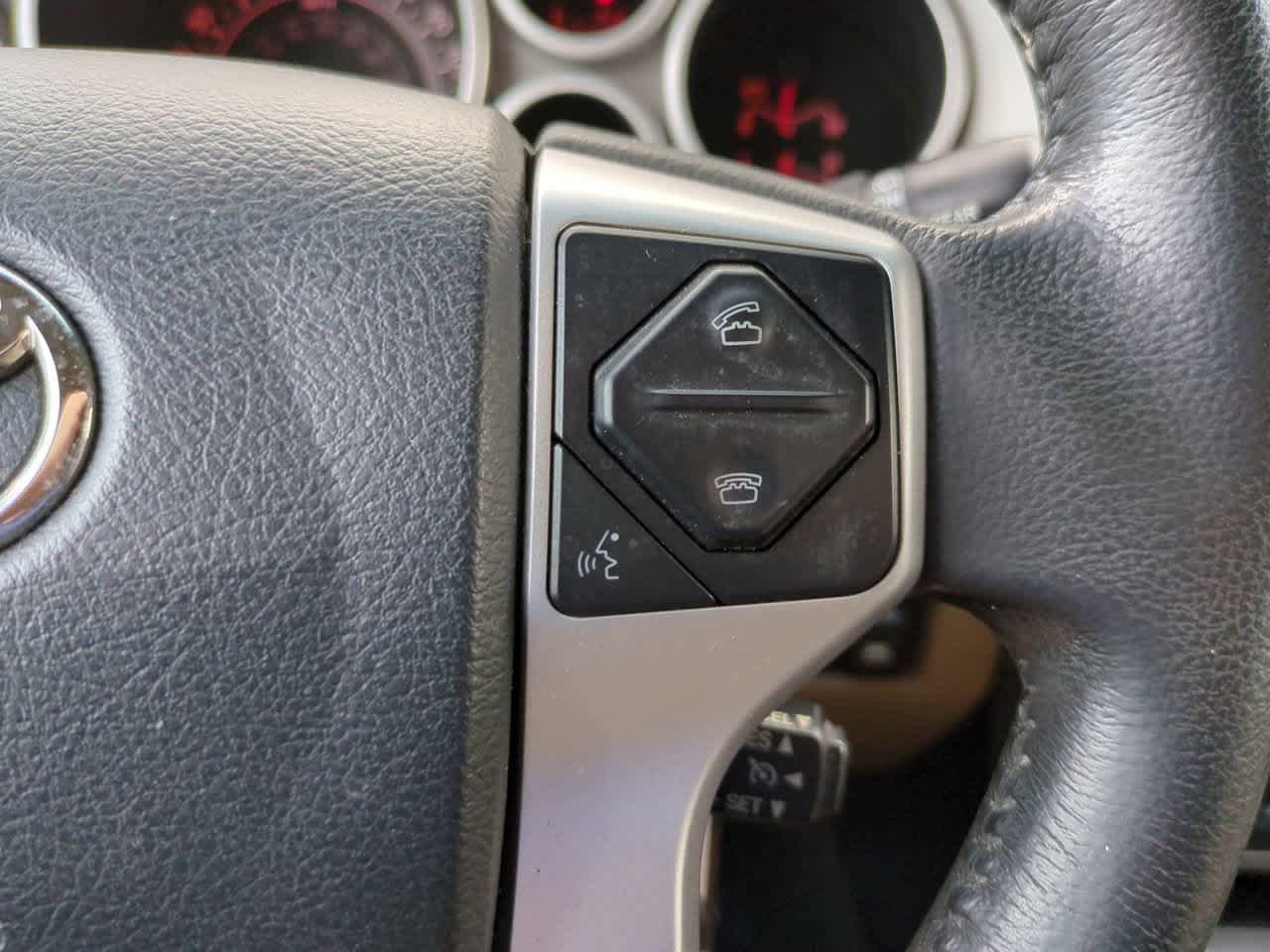 Used 2014 Toyota Sequoia SR5 w/ Premium Package AWD/4WD image 26