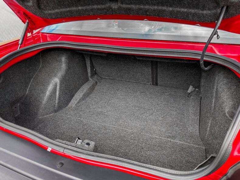 Used 2016 Dodge Challenger SRT Hellcat image 25
