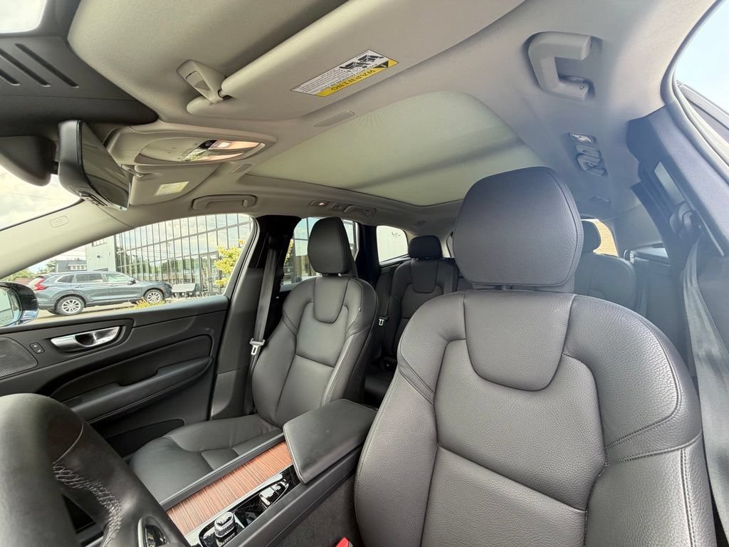 Used 2024 Volvo XC60 B5 Plus w/ Climate Package AWD/4WD image 9