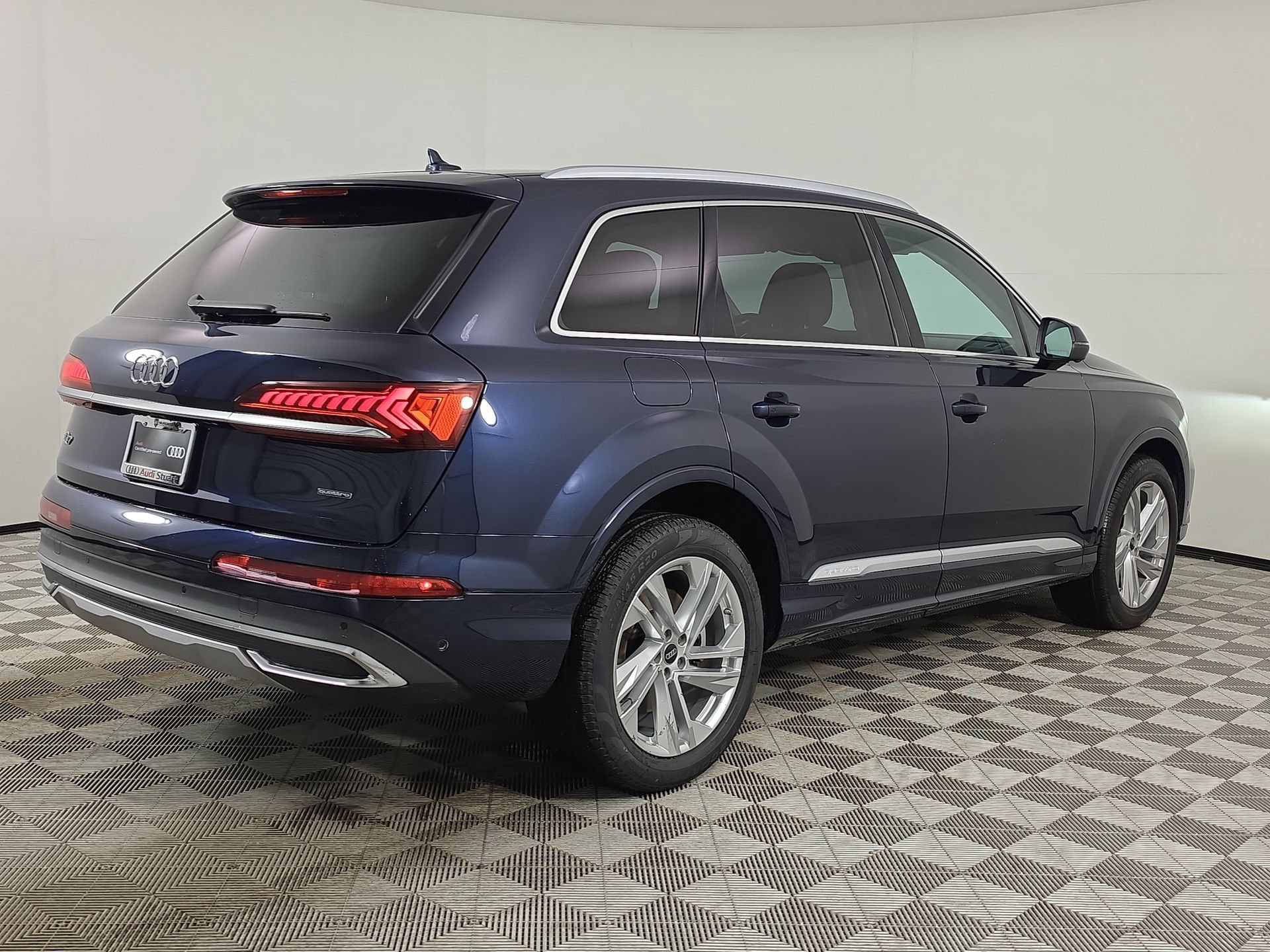 Used 2023 Audi Q7 2.0T Premium Plus w/ Premium Plus Package AWD/4WD image 7