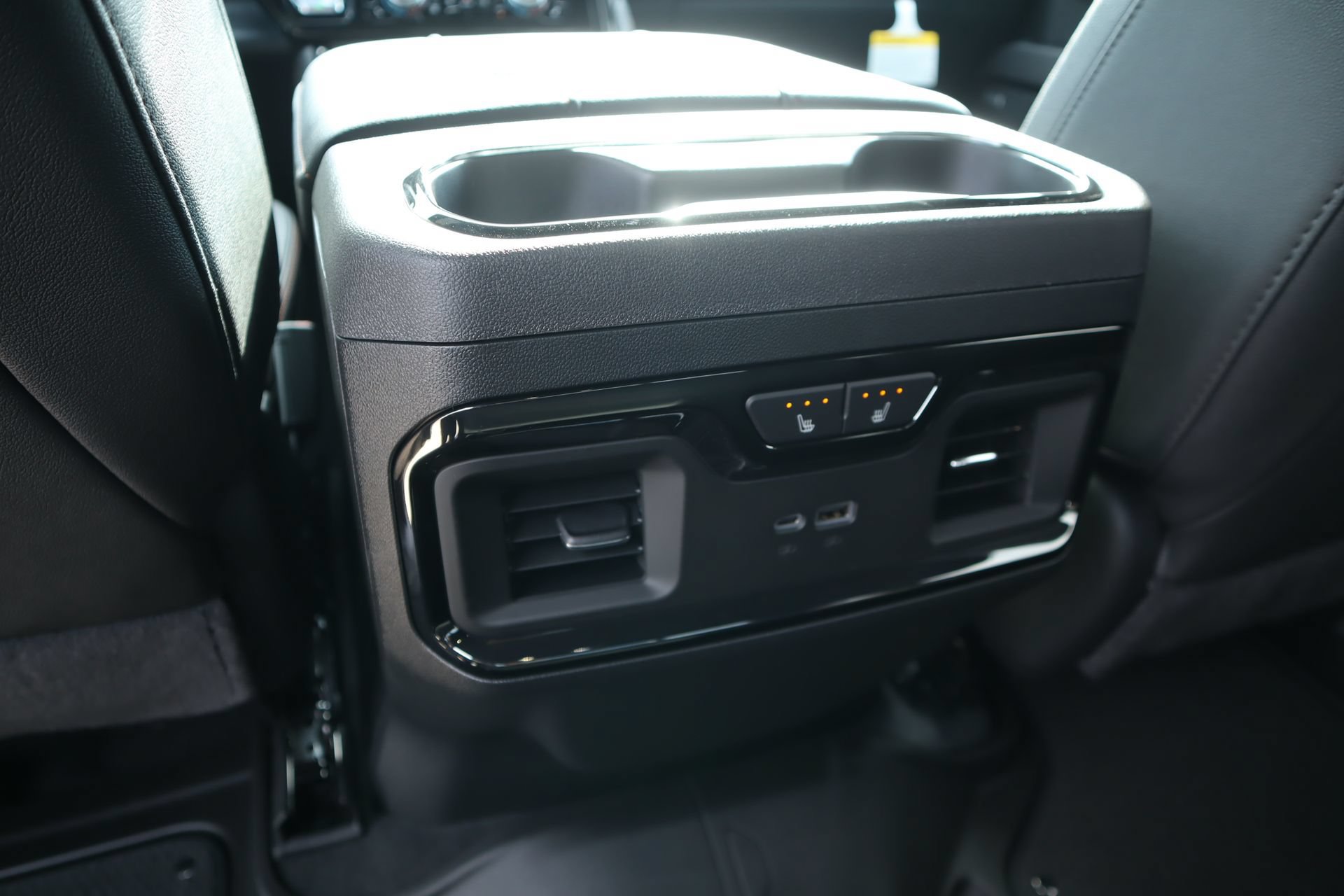 New 2026 GMC Sierra 1500 AT4 w/ Technology Package AWD/4WD image 17