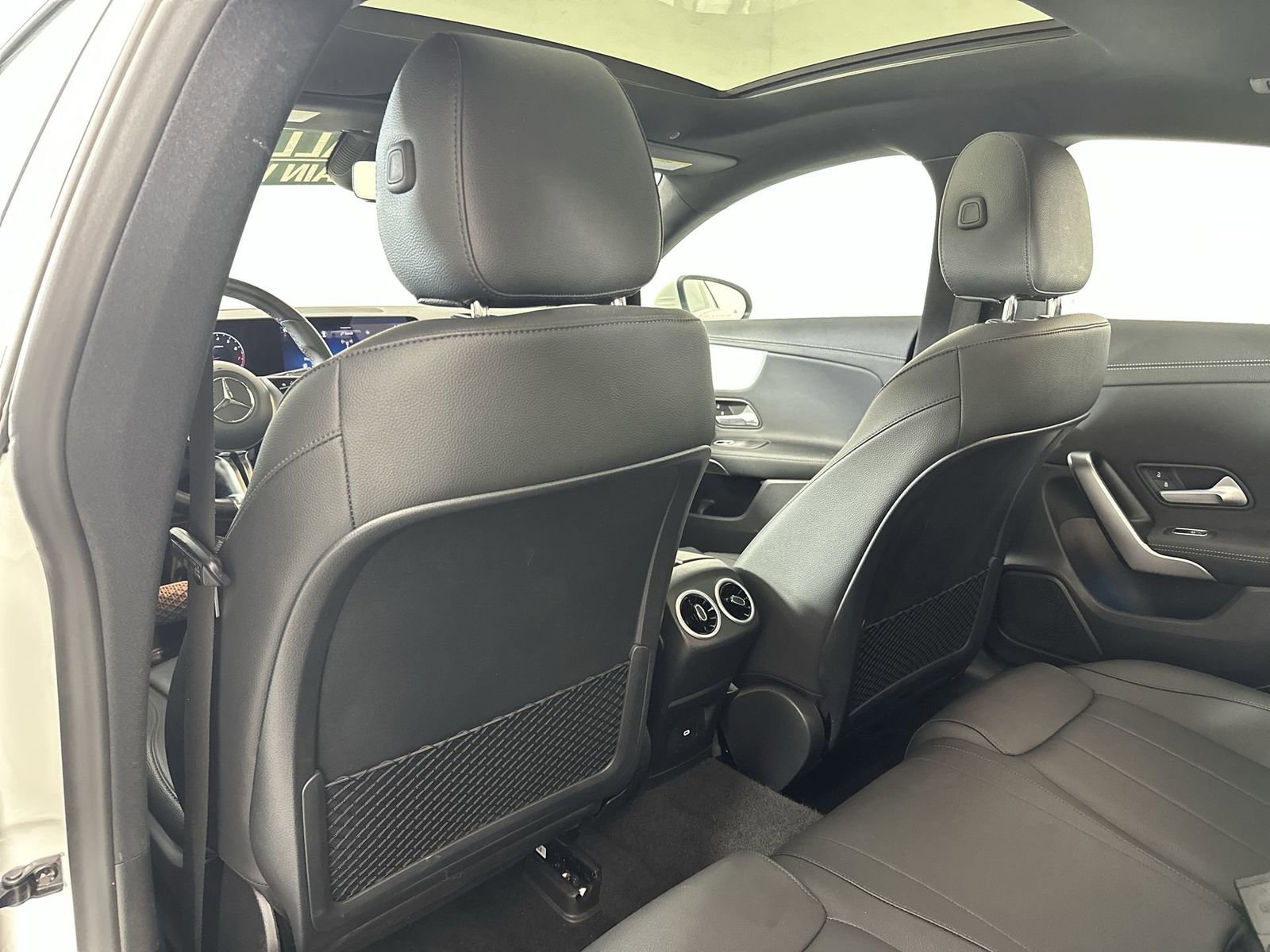 Used 2025 Mercedes-Benz CLA 250 4MATIC image 23