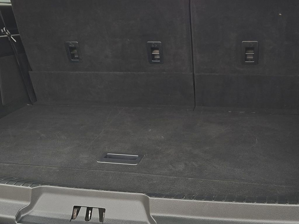 Used 2021 Ford Expedition Max Limited image 9