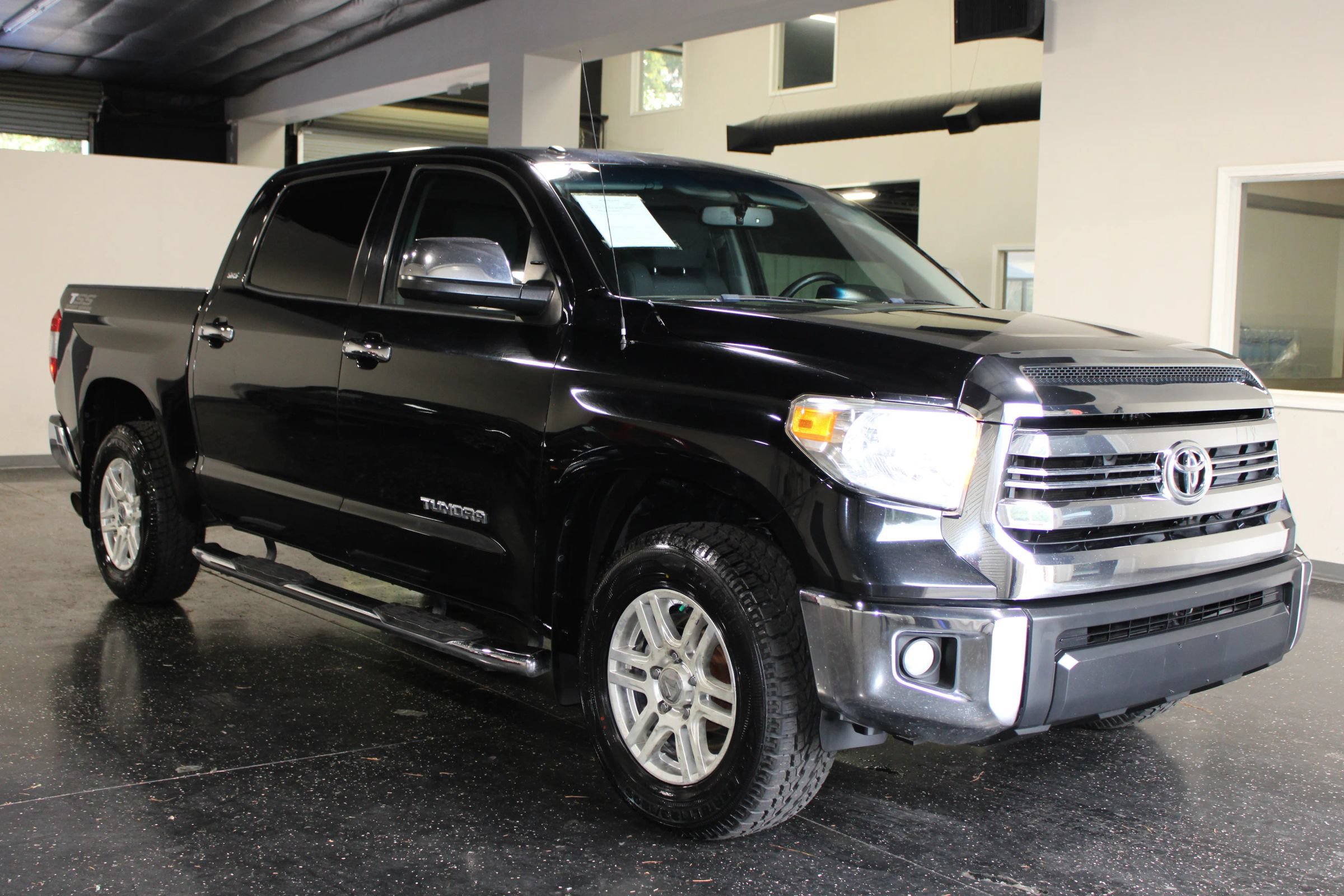 Used 2016 Toyota Tundra SR5 w/ SR5 Upgrade Package RWD image 1
