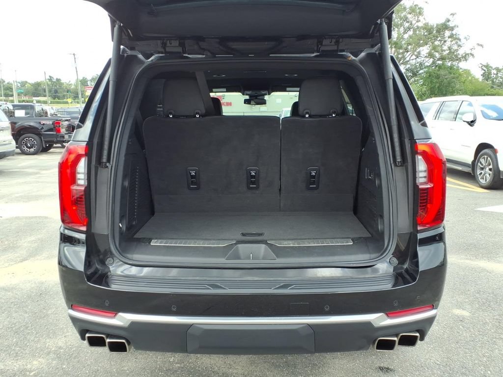 Used 2025 GMC Yukon Denali RWD image 21