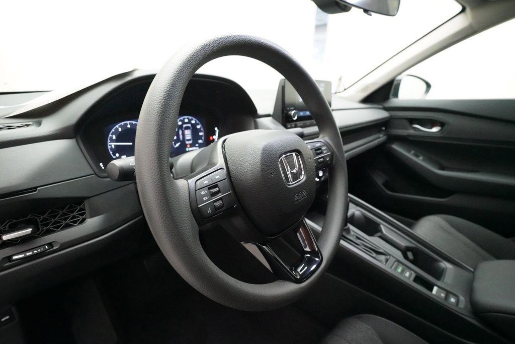 Certified 2025 Honda Accord SE image 8