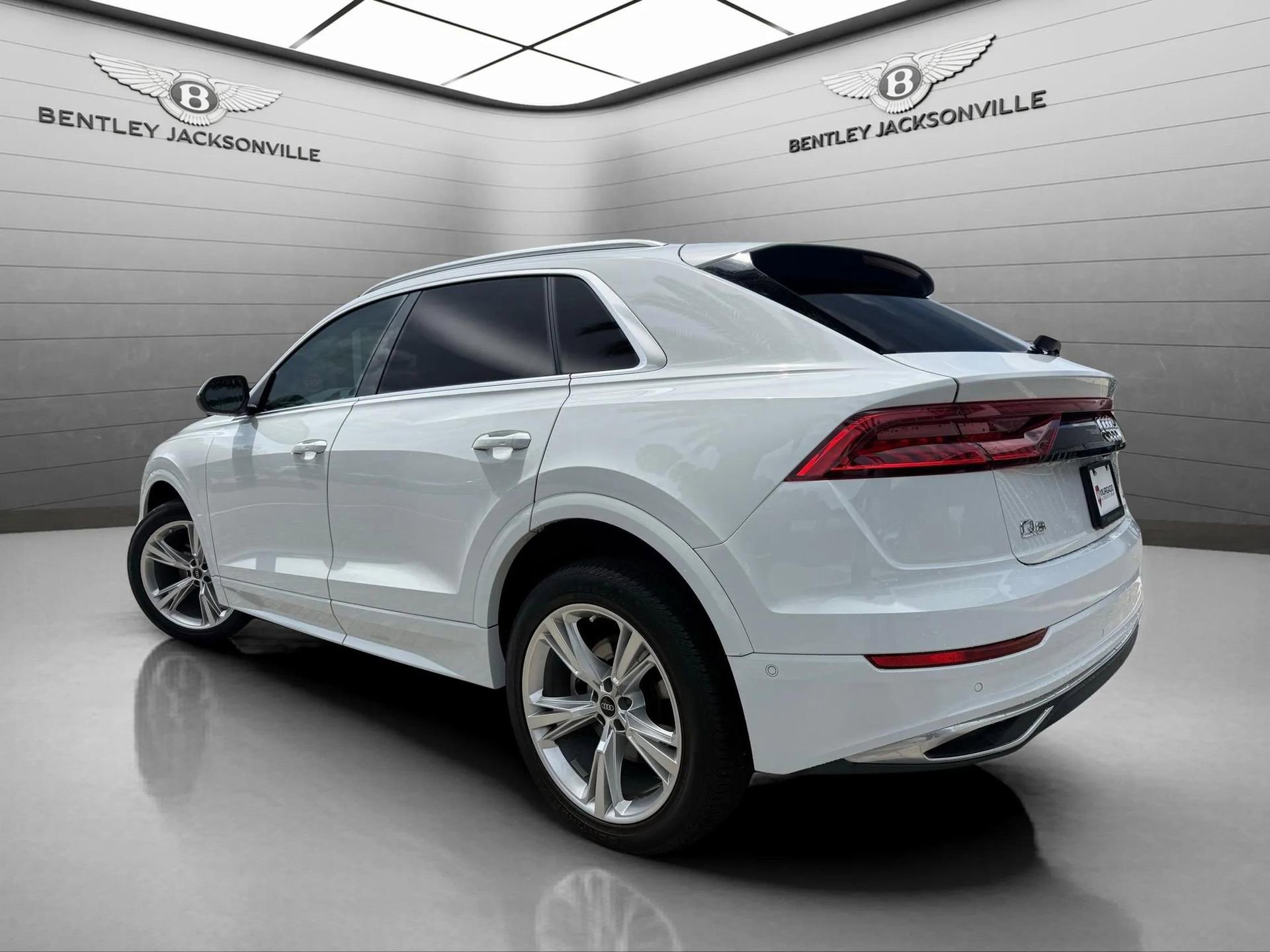 Used 2023 Audi Q8 Premium w/ Convenience Package AWD/4WD image 2