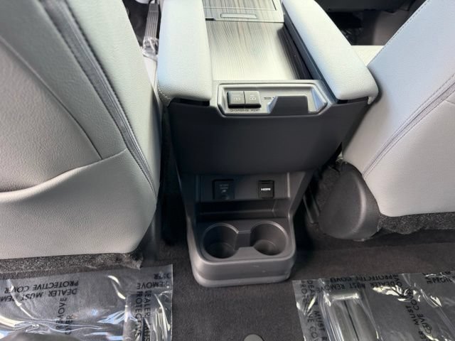 Certified 2024 Toyota Sienna Limited FWD image 20
