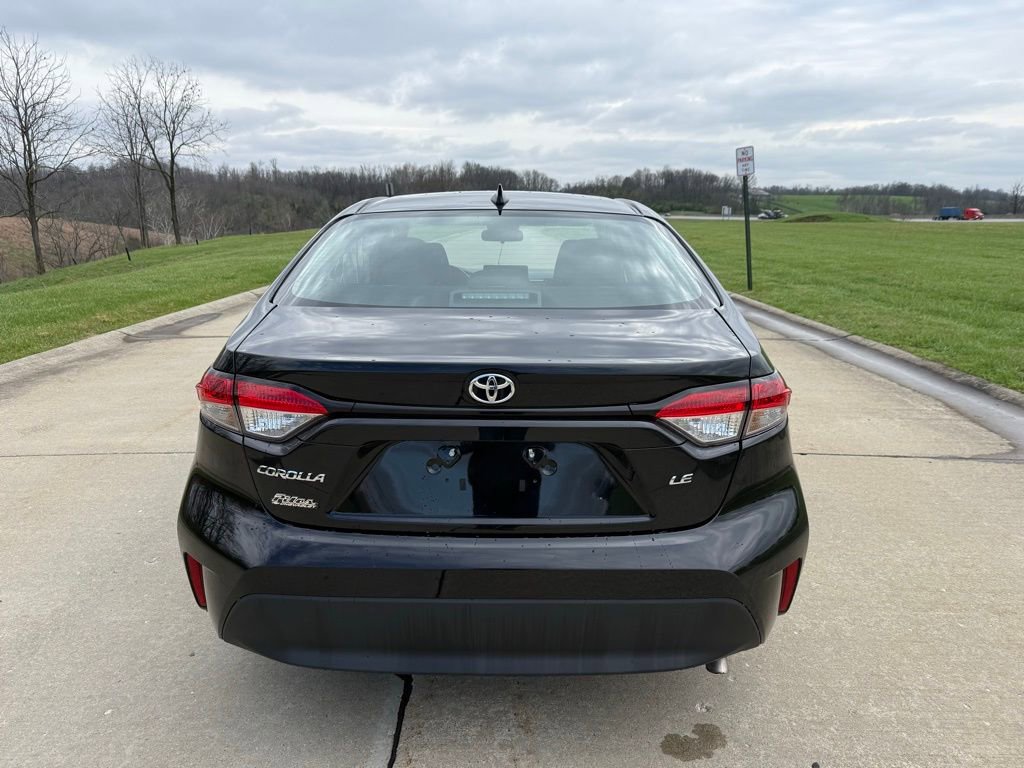 Used 2025 Toyota Corolla LE image 4