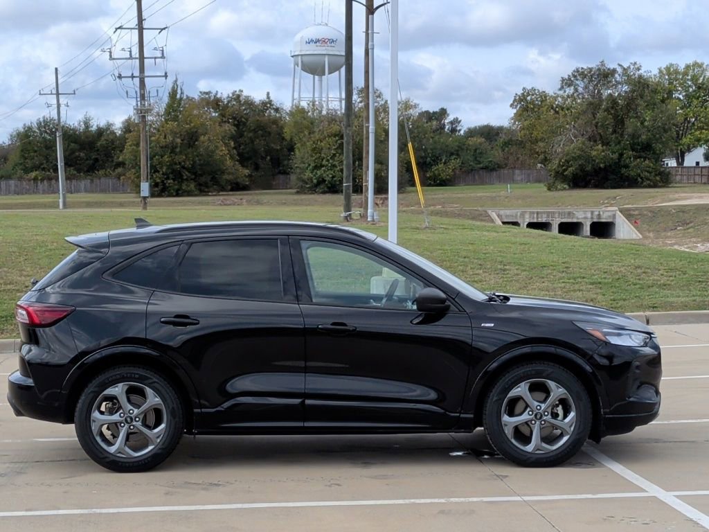 Used 2023 Ford Escape ST-Line image 9
