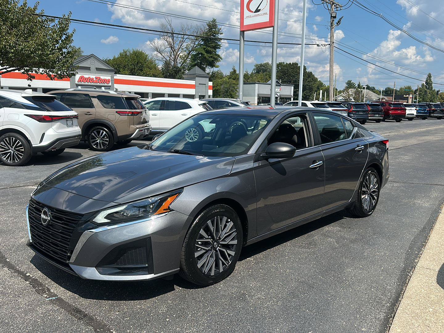 Used 2025 Nissan Altima 2.5 SV FWD image 6