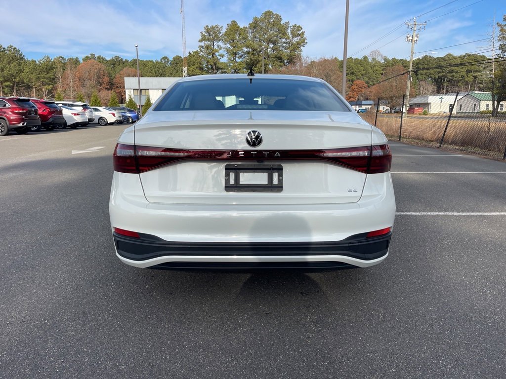 Used 2025 Volkswagen Jetta SE image 10