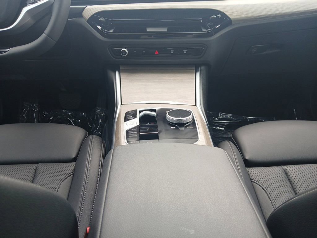 Used 2025 BMW 330i Sedan RWD image 11