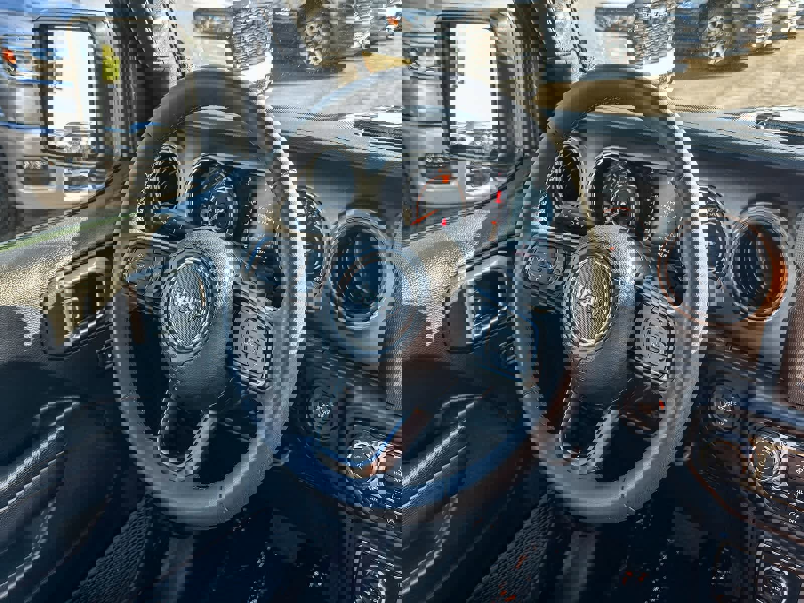 Used 2023 Jeep Wrangler Willys image 13