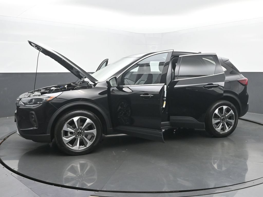 Used 2025 Ford Escape Platinum AWD/4WD image 56