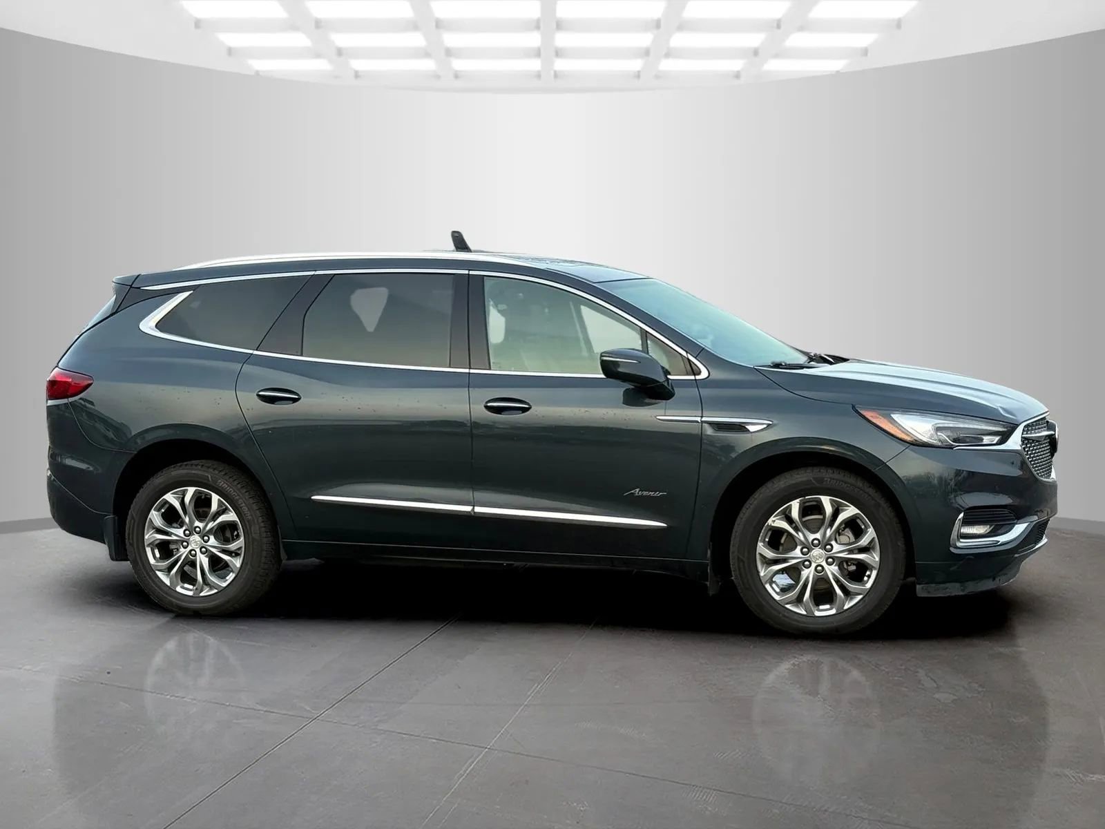 Used 2020 Buick Enclave Avenir w/ Avenir Technology Package image 2