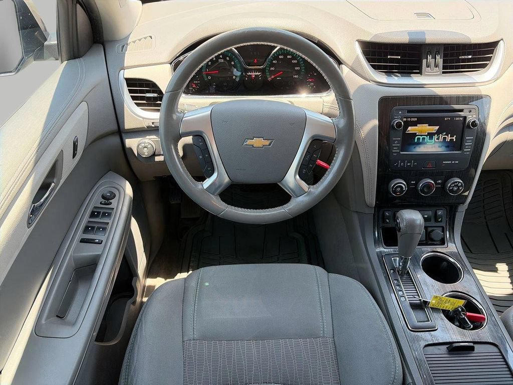 Used 2016 Chevrolet Traverse LT w/ Style and Technology Package AWD/4WD image 11