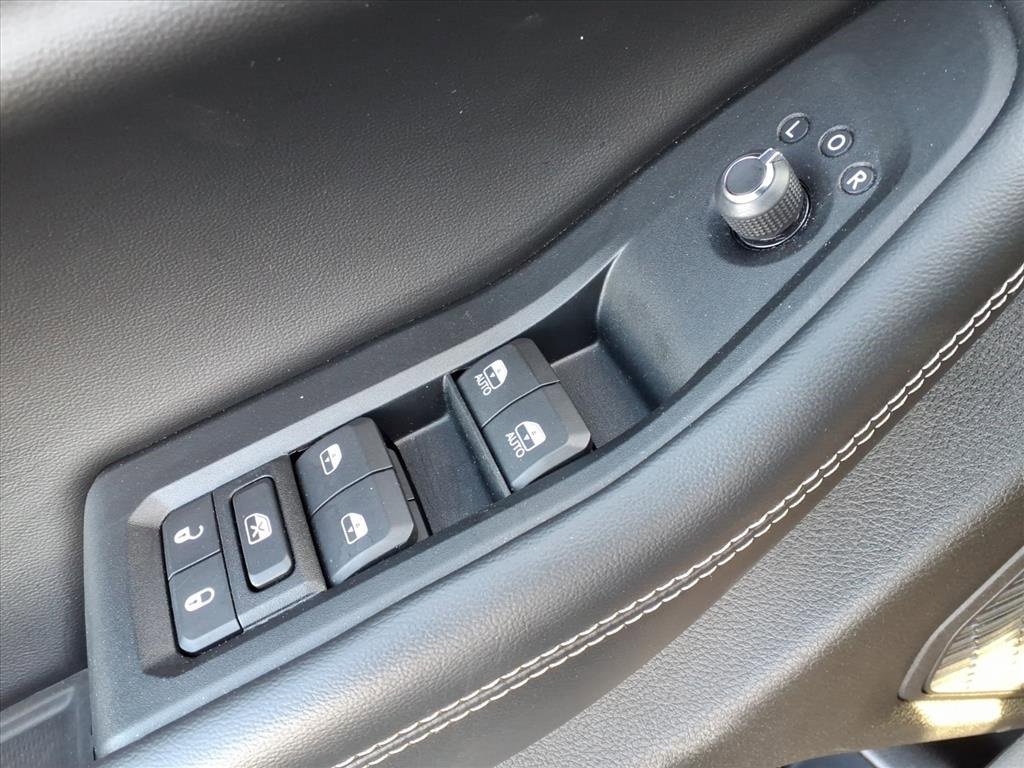 Used 2023 Jeep Grand Cherokee Laredo image 15