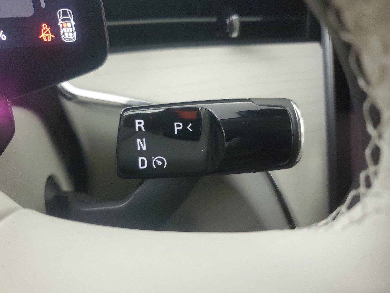 Certified 2025 Volvo EX90 Plus AWD/4WD image 32