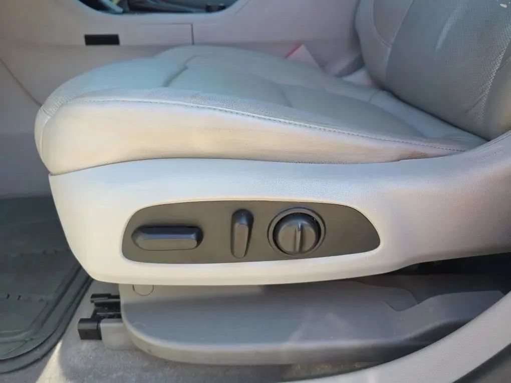 Used 2017 GMC Acadia SLT FWD image 15