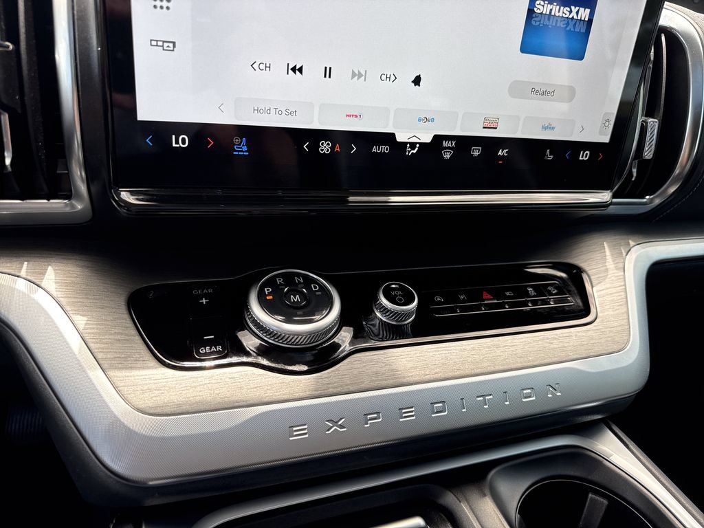 Used 2025 Ford Expedition Max Platinum AWD/4WD image 29